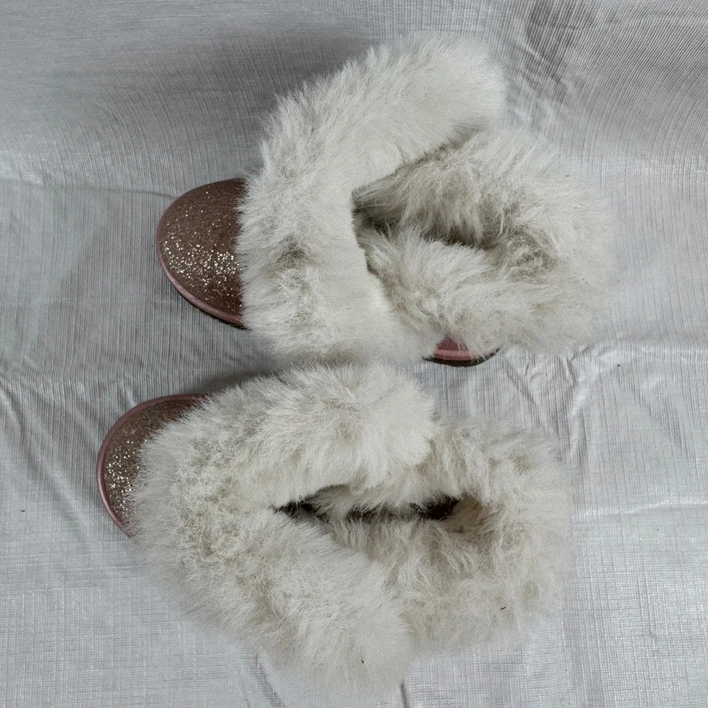Juicy Couture Lil Windsor Rose Gold Glitter Faux Fur Boots Size 8M